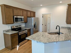 102 Tatum Ln in Youngsville, LA - Building Photo - Building Photo