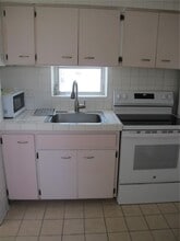 926 SW 10th Ave in Miami, FL - Foto de edificio - Building Photo