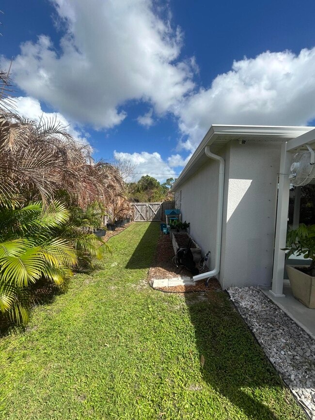 5840 NW Bates Ave in Port St. Lucie, FL - Building Photo - Building Photo