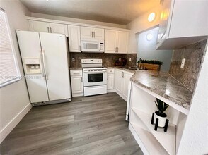 9156 NW 40th St in Coral Springs, FL - Building Photo - Building Photo