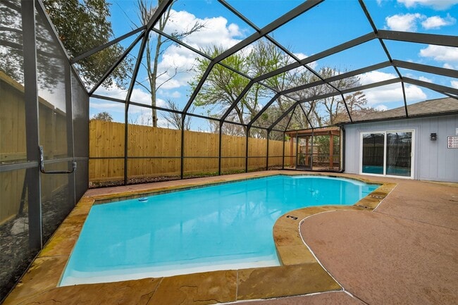 2130 Round Lake Dr in Houston, TX - Building Photo - Building Photo