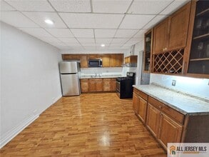 106 S Broadway in South Amboy, NJ - Building Photo - Building Photo