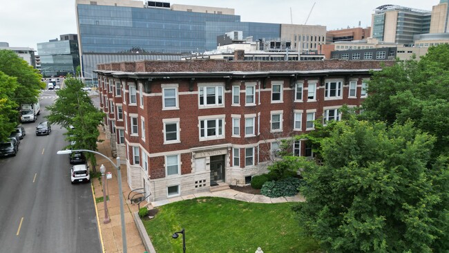 4510 Laclede Ave
