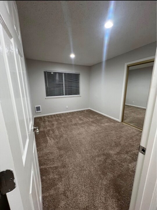 14850 Oka Rd in Los Gatos, CA - Building Photo