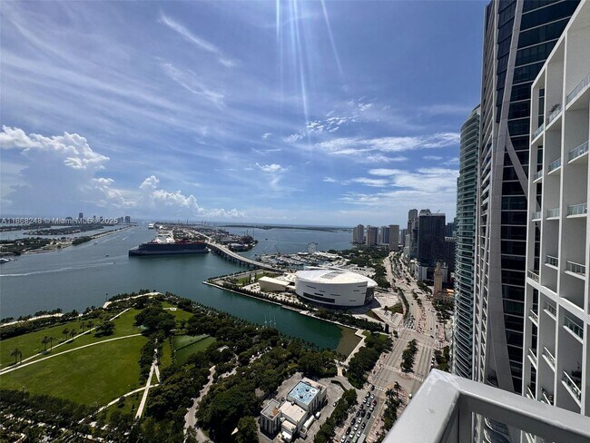 1100 Biscayne Blvd, Unit 4401 in Miami, FL - Building Photo - Building Photo