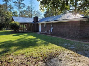 301 Carlton Dr in Jesup, GA - Building Photo - Building Photo