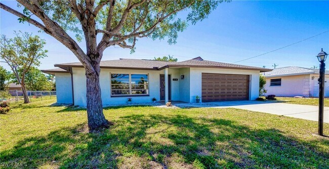 1308 SE 25th Ln, Unit AUCPGM in Cape Coral, FL - Building Photo - Building Photo