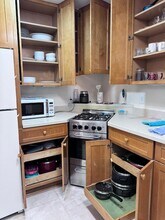 2126 Harwitch Rd, Unit D in Upper Arlington, OH - Foto de edificio - Building Photo