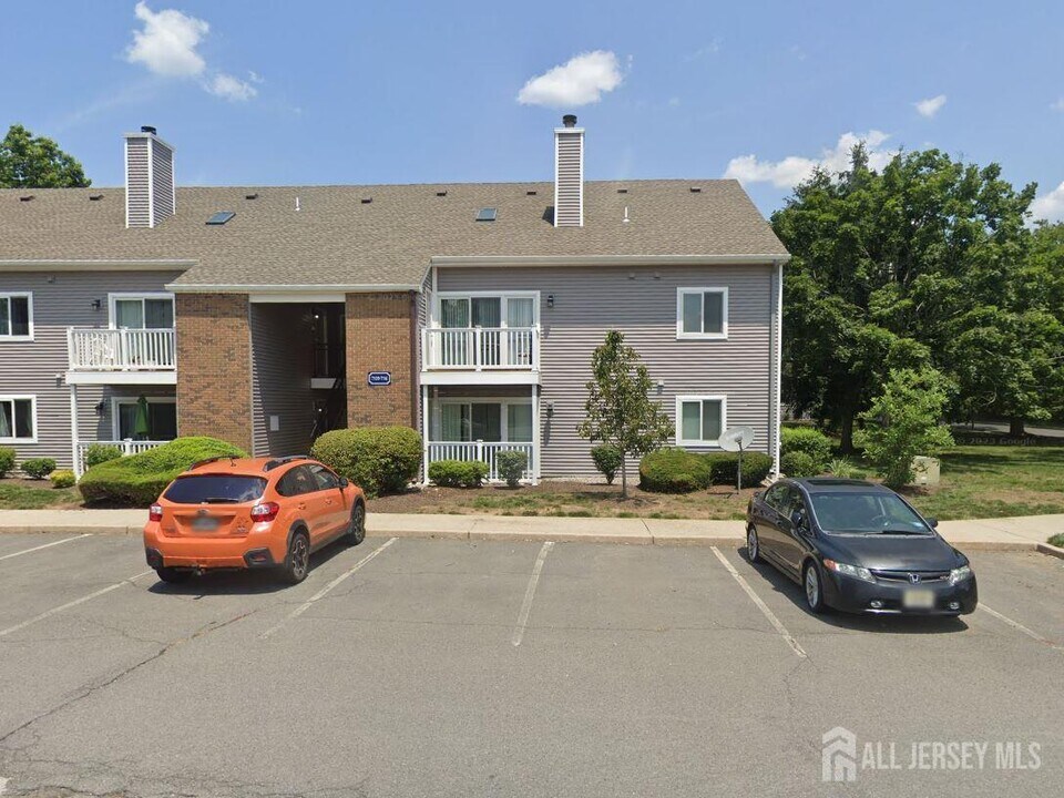 7110 Tamarron Dr in Plainsboro, NJ - Building Photo
