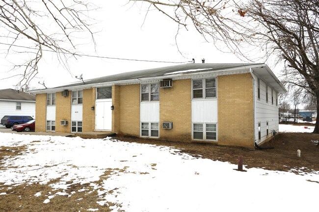 4623 NW 62nd Ave in Johnston, IA - Foto de edificio - Building Photo