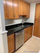 210 Gerry Rd in Brookline, MA - Building Photo