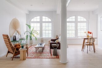 155 S River St in Troy, NY - Foto de edificio - Building Photo