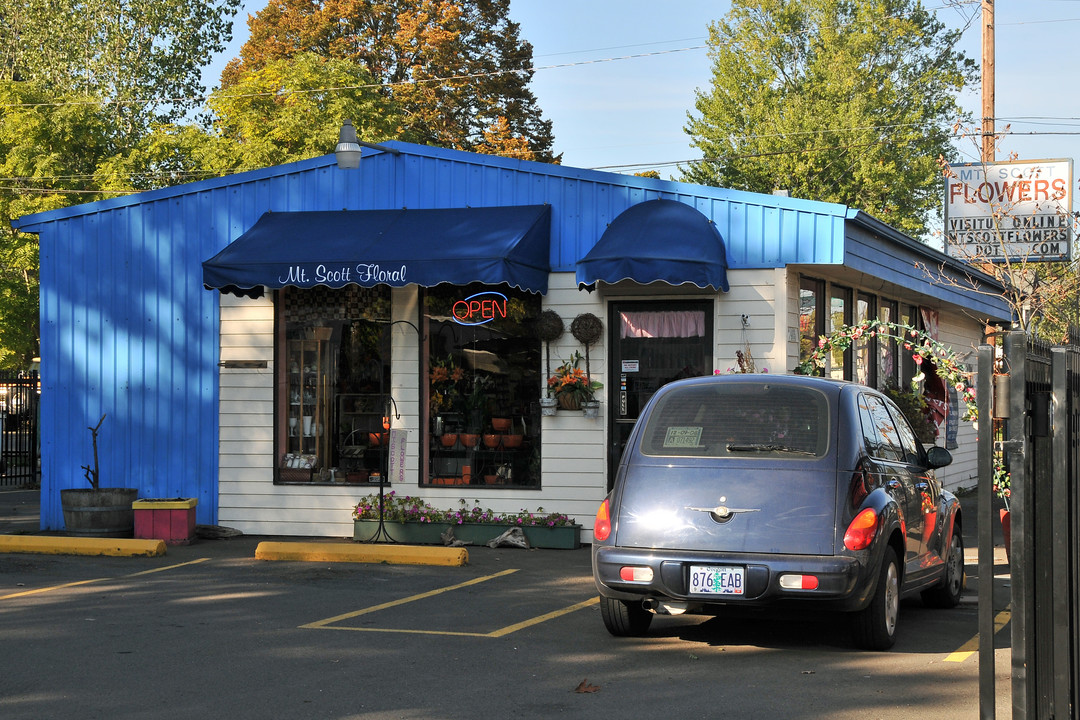 Shady Lane in Portland, OR - Building Photo