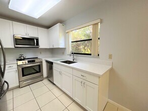 3101 Lucerne Park Dr in Greenacres, FL - Building Photo - Building Photo