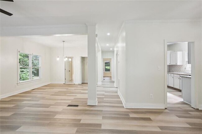 2640 Oakdale St NW in Atlanta, GA - Building Photo - Building Photo