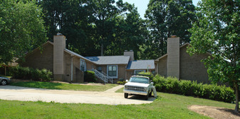 4713 Hollowell Ln Apartments