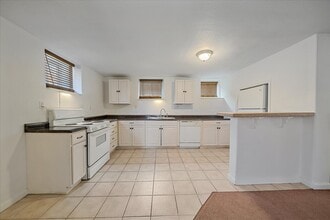 1567 Meade St, Unit Basement Unit in Denver, CO - Building Photo - Building Photo