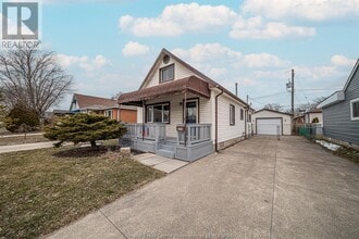 2534 Francois Rd in Windsor, ON - Building Photo - Building Photo