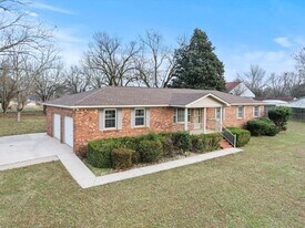 16358 Oakdale Rd in Athens, AL - Building Photo