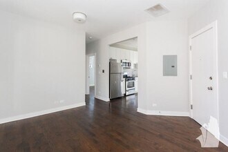 1604 W Belle Plaine Ave in Chicago, IL - Foto de edificio - Building Photo