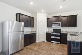 18632 Quiet Range Dr in Elgin, TX - Building Photo - Building Photo