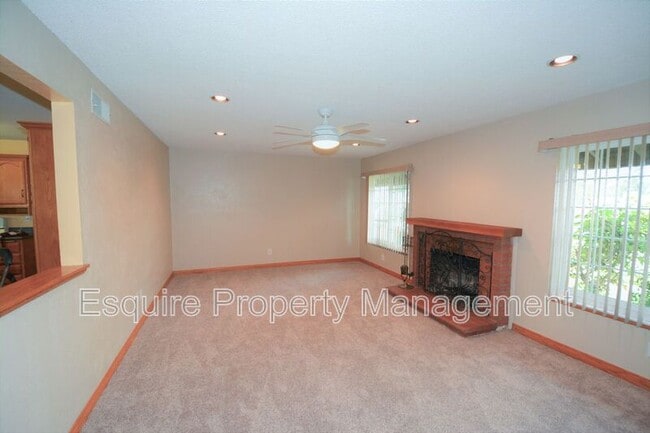 730 Jay Ave in Camarillo, CA - Building Photo - Building Photo