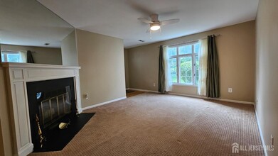 3 Rutland Ln in Monroe Township, NJ - Building Photo - Building Photo
