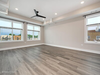 4015 N Pulaski Rd, Unit 3 in Chicago, IL - Building Photo - Building Photo