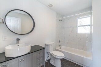 17 Jersey St in Bloomfield, NJ - Building Photo - Building Photo