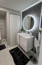 9336 W 34th Ct in Hialeah, FL - Building Photo - Building Photo