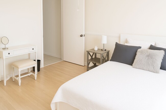 2305 N Congress Ave, Unit Apt 27