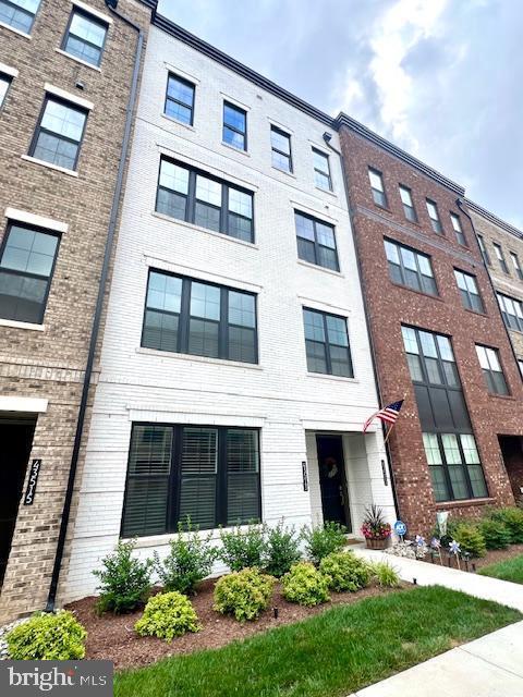 43513 Madison Spgs Ter in Ashburn, VA - Building Photo