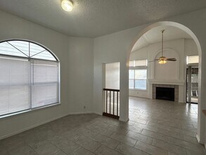 3046 Beacon Field Dr in San Antonio, TX - Building Photo - Building Photo