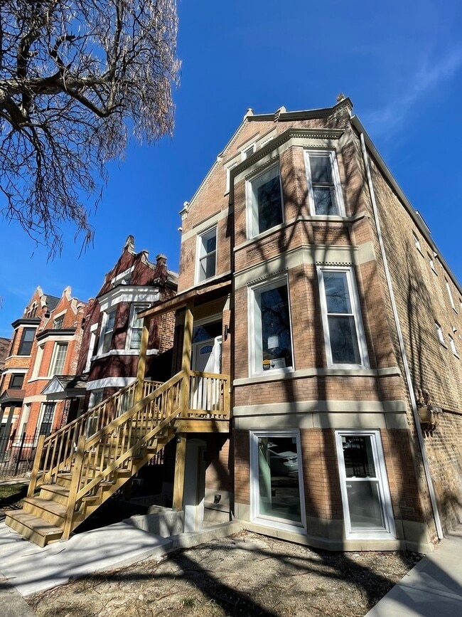 property at 1531 S Harding Ave