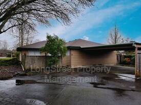 3286 NE Lancaster St in Corvallis, OR - Building Photo