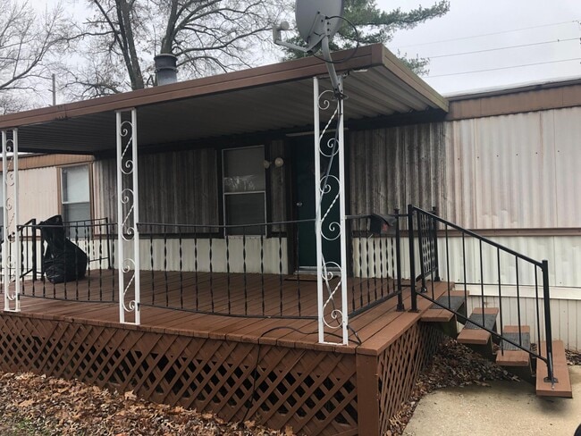 property at 310 W Johnson St