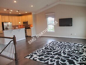 24688 Hutchinson Farm Dr in Sterling, VA - Building Photo - Building Photo