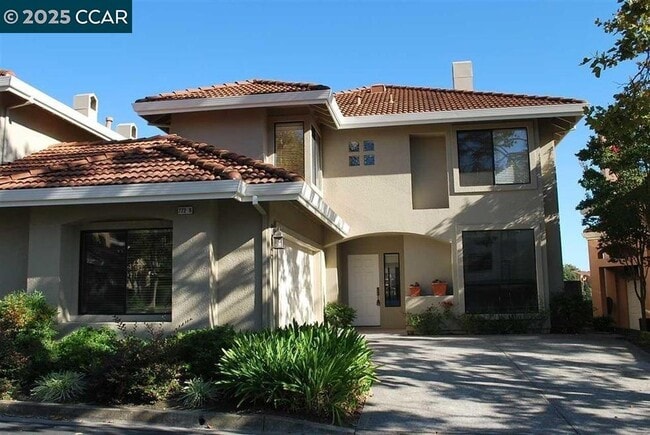 property at 772 Lakemont Pl