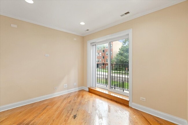 4022 N Central Park Ave, Unit 1 in Chicago, IL - Building Photo - Building Photo