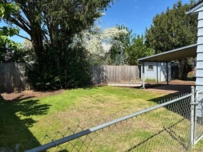 5105 SE 51st Ave in Portland, OR - Building Photo - Building Photo