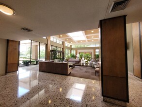 3709 S George Mason Dr, Unit 215E in Falls Church, VA - Building Photo - Building Photo