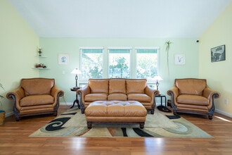 Marion Park in Novato, CA - Foto de edificio - Interior Photo