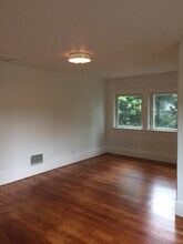 2351 SE 51st Ave in Portland, OR - Foto de edificio - Building Photo