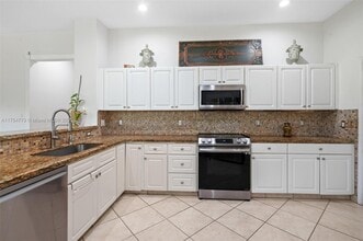 4291 SW 141st Ave in Davie, FL - Building Photo - Building Photo
