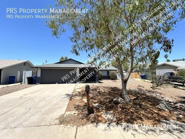 property at 1910 W Devonshire St