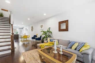 1012 McDonogh St in Baltimore, MD - Building Photo - Building Photo