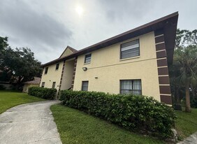 851 Mecca Dr in Sarasota, FL - Building Photo