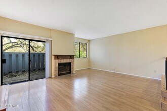 29111 Thousand Oaks Blvd in Agoura Hills, CA - Building Photo - Building Photo