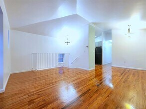 3080 Middletown Rd in Bronx, NY - Building Photo - Building Photo