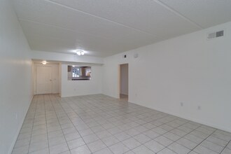 2675 50th Ave N in St. Petersburg, FL - Building Photo - Building Photo